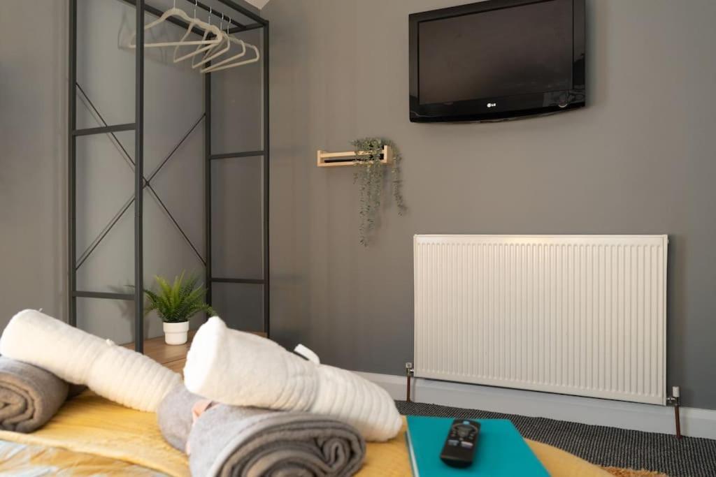 Vibrant City Centre Townhouse With Free Parking Rare Outdoor Patio Belfast Eksteriør bilde